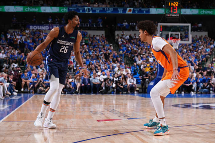 gettyimages-1240546014-594x594